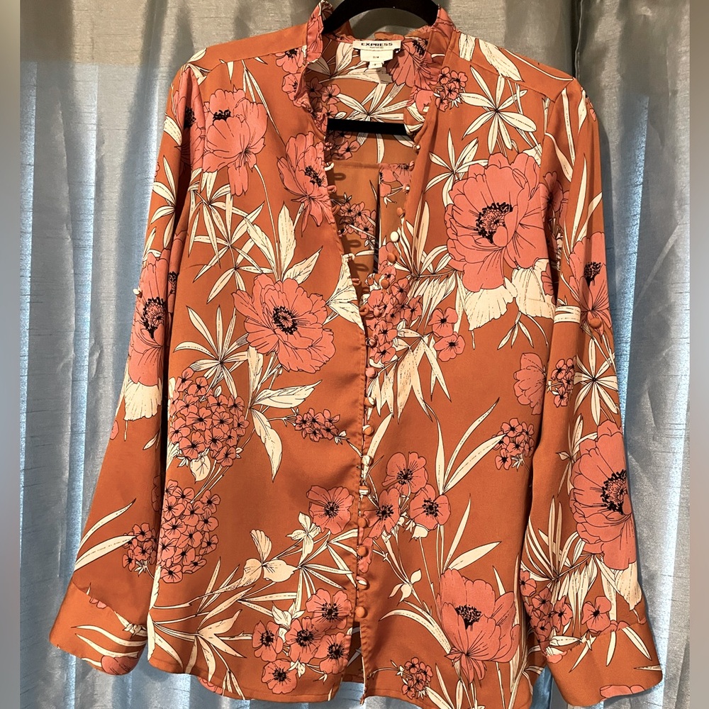 EXPRESS long sleeve floral Blouse